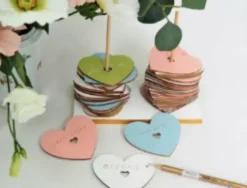 New Set 50 Corazones madera + Base On se Marie Maderas