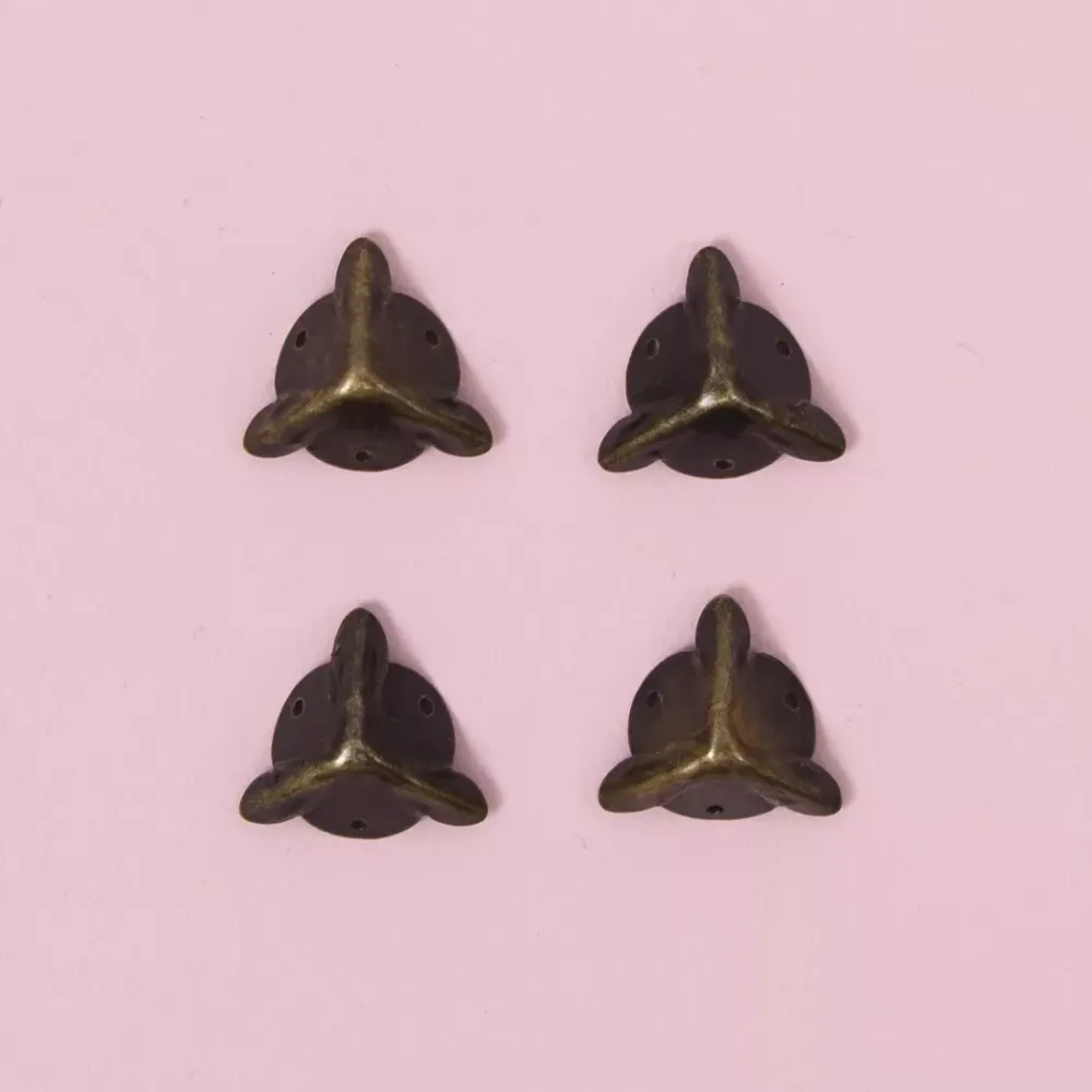 Sale Set de 4 Cantoneras Metálicas para Cajas Pequeñas Herrajes