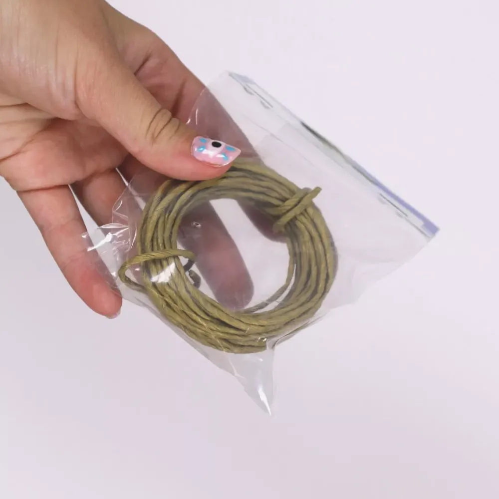 Clearance SUPER OFERTA **40%** Cordón de Papel con Alambre Oro 2mm Goma Eva Fofuchas