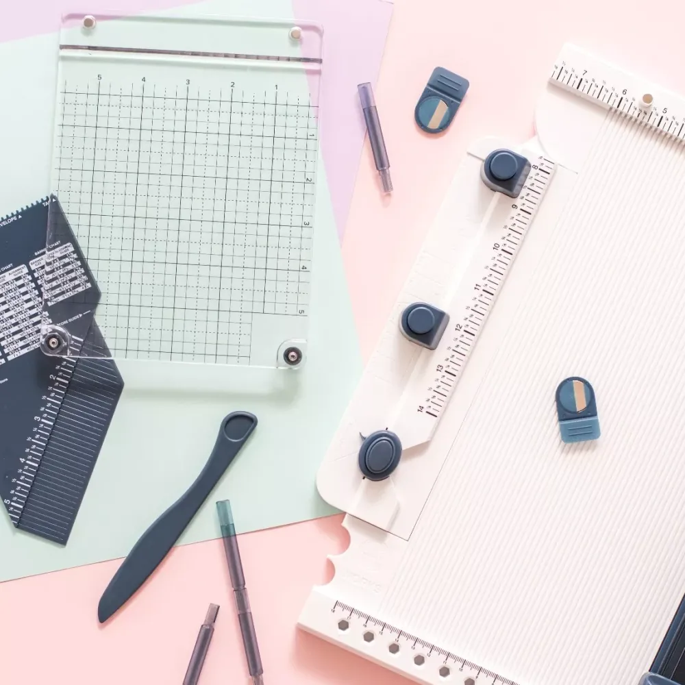 Discount The Works All in One Tool + Maletín Shoulder Bag We R Memory Keepers Organización